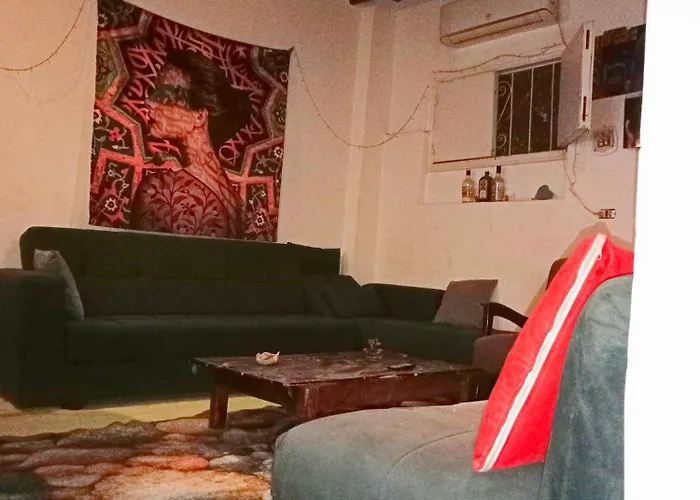 Проживание в семье Luka House *